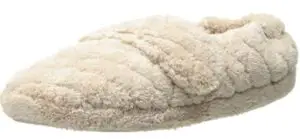 white slippers for flat feet