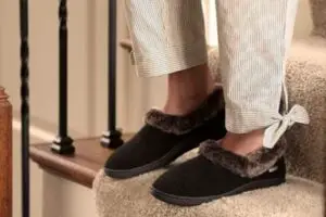 best house slippers for narrow feet