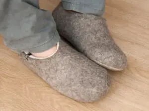 what slippers for sweaty feet