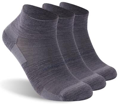 Top 8 Best Men's Socks For Hot Weather to Keep Your Feet Dry All Day