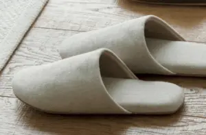 indoor slipper features