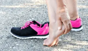 athletic shoes for heel pain