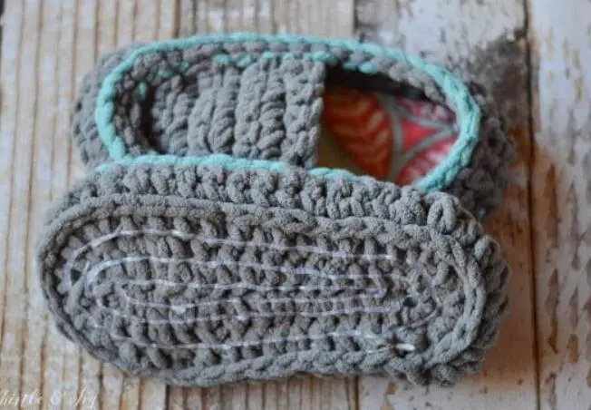 make crochet slippers non slip