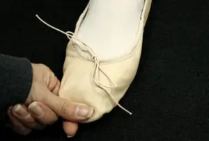 do ballet slippers have left-right