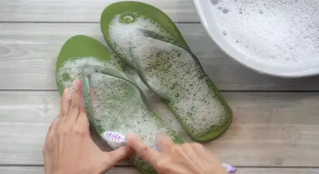 how to wash rubber slippers