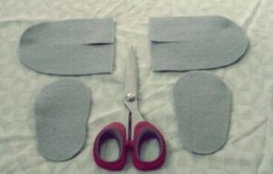 how to make doll slippers